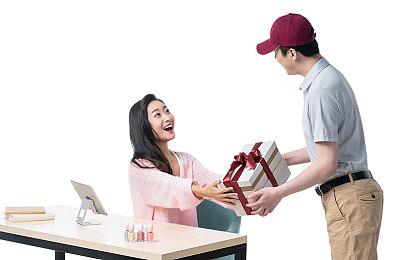 恐怖游戏《幻戏惊魂夜》：万圣节期间的生存大屠杀将于10.28上线